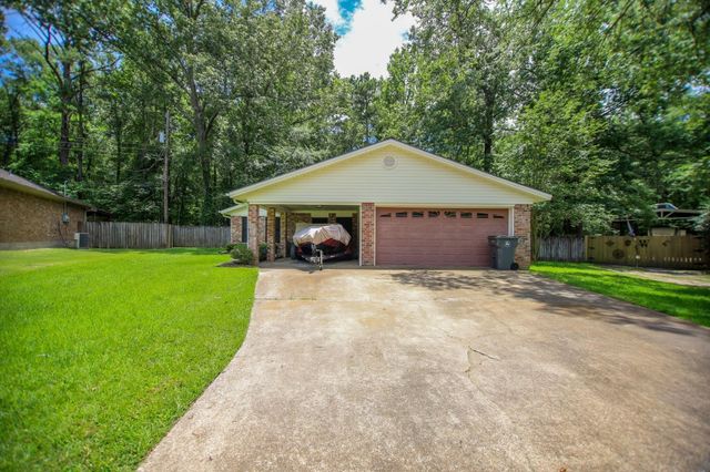 309 Echo Lane, Lufkin, TX 75904