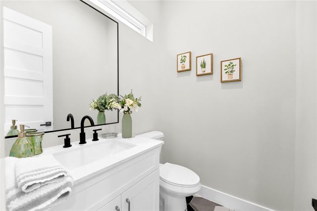 710 Link Road B, Houston, TX 77009