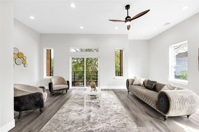 710 Link Road B, Houston, TX 77009