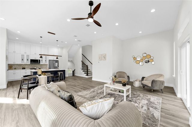 710 Link Road B, Houston, TX 77009