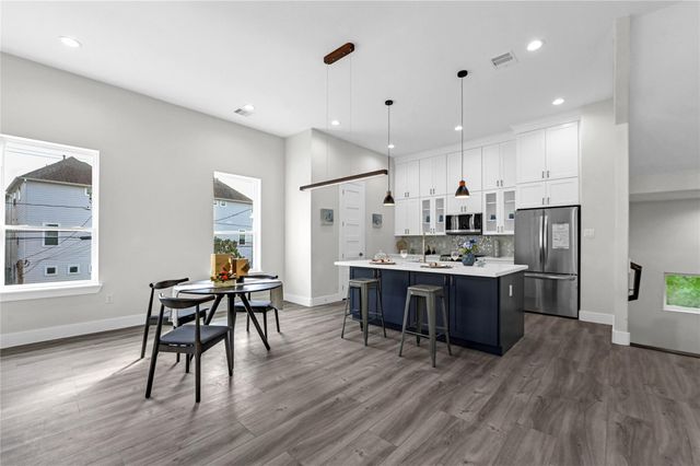 710 Link Road B, Houston, TX 77009