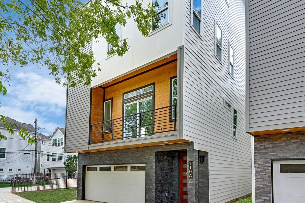 710 Link Road B, Houston, TX 77009