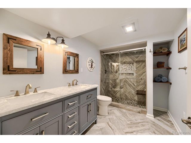 6112 W 63rd Ave, Arvada, CO 80003