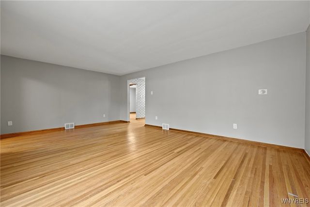 380 Roncroff Drive, North Tonawanda, NY 14120