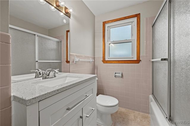 380 Roncroff Drive, North Tonawanda, NY 14120