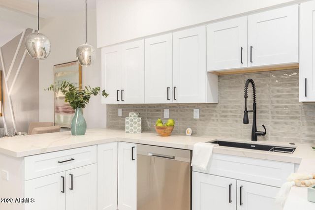 3505 E CAMPBELL Avenue 17, Phoenix, AZ 85018