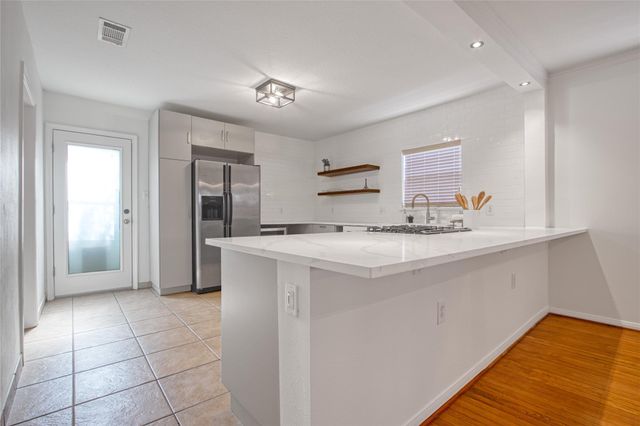 905 Kern Street, Houston, TX 77009