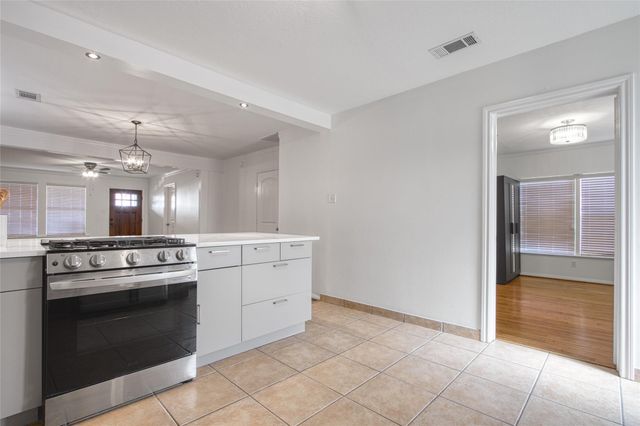 905 Kern Street, Houston, TX 77009