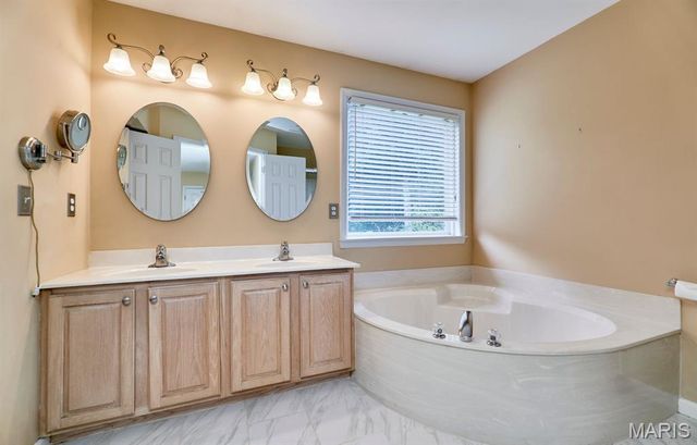 1516 Hibernation Hollow, Wentzville, MO 63385