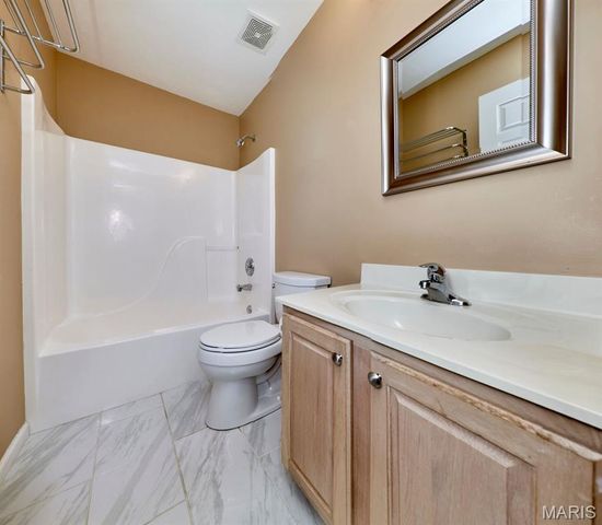 1516 Hibernation Hollow, Wentzville, MO 63385