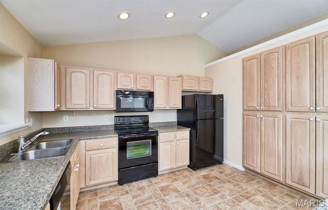 1516 Hibernation Hollow, Wentzville, MO 63385