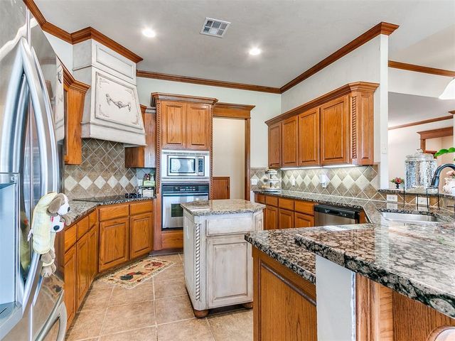 4701 Wellington Lake Drive, Norman, OK 73026