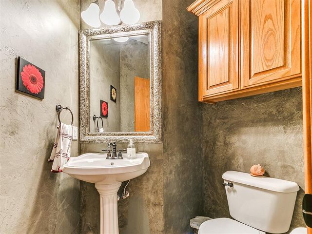 4701 Wellington Lake Drive, Norman, OK 73026