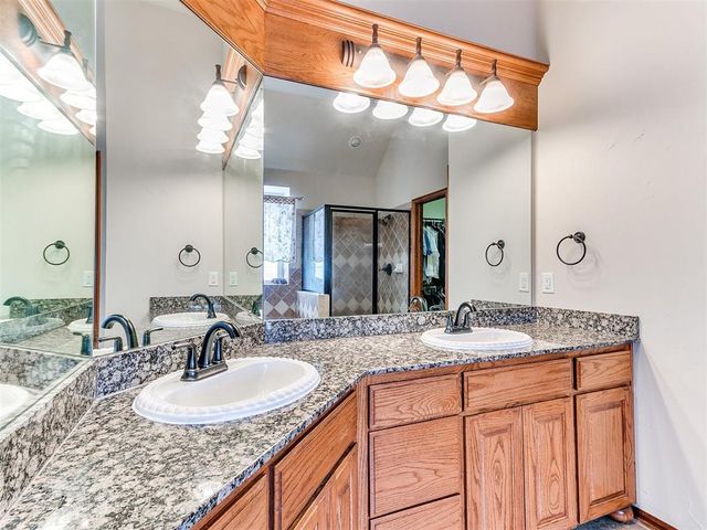 4701 Wellington Lake Drive, Norman, OK 73026