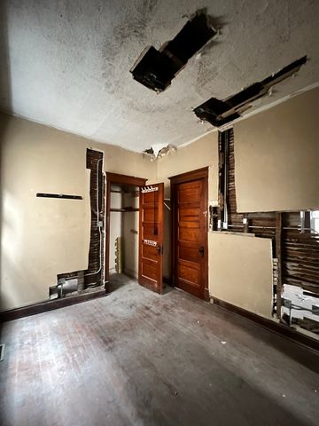 6123 S Laflin Street, Chicago, IL 60636