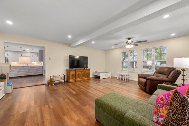 509 E 17th ST, Georgetown, TX 78626