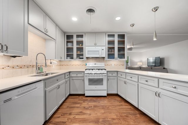 509 E 17th ST, Georgetown, TX 78626
