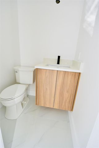 3550 NW 8th Avenue 810, Pompano Beach, FL 33064