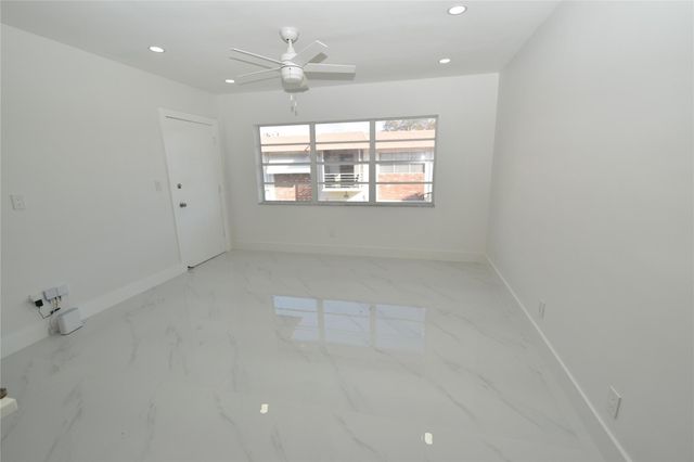 3550 NW 8th Avenue 810, Pompano Beach, FL 33064