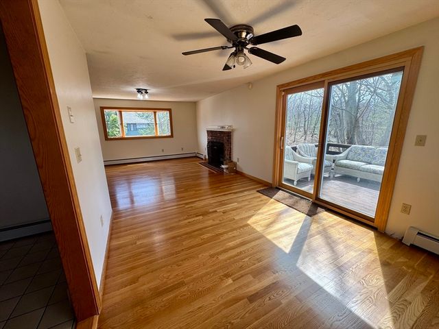 15 Curlew St single, Boston, MA 02132