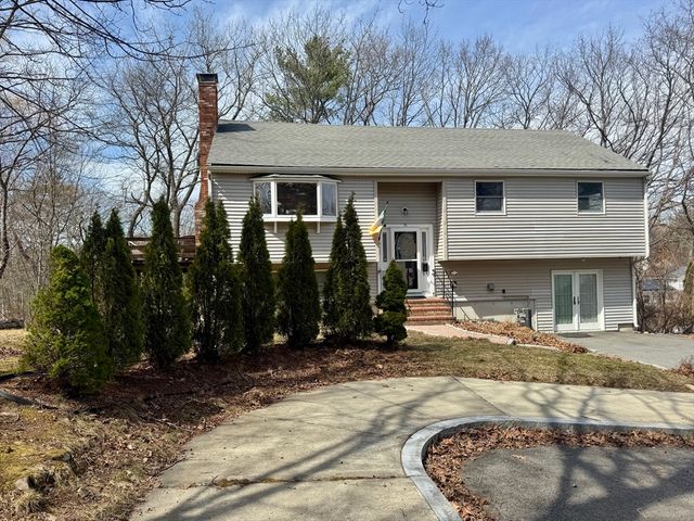 15 Curlew St single, Boston, MA 02132