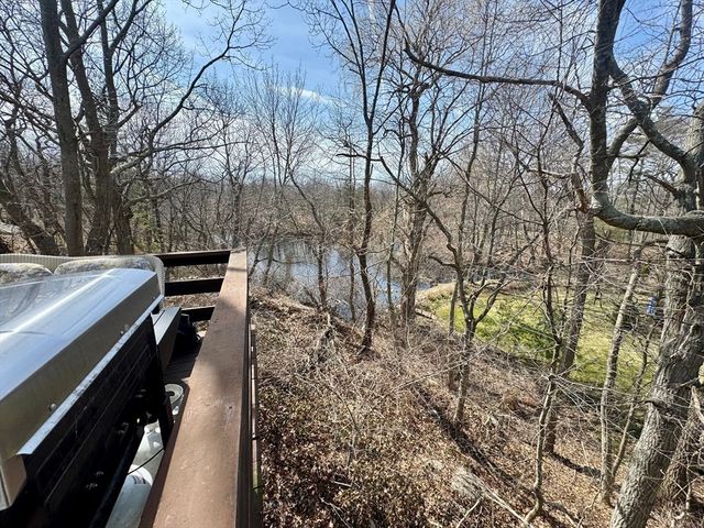 15 Curlew St single, Boston, MA 02132