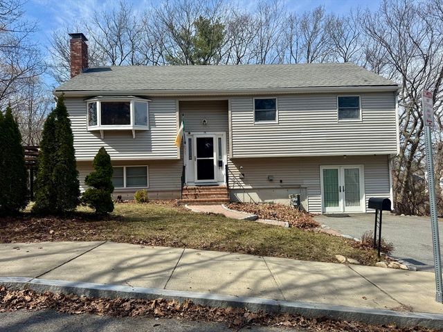 15 Curlew St single, Boston, MA 02132