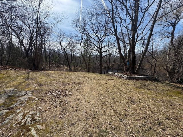 15 Curlew St single, Boston, MA 02132