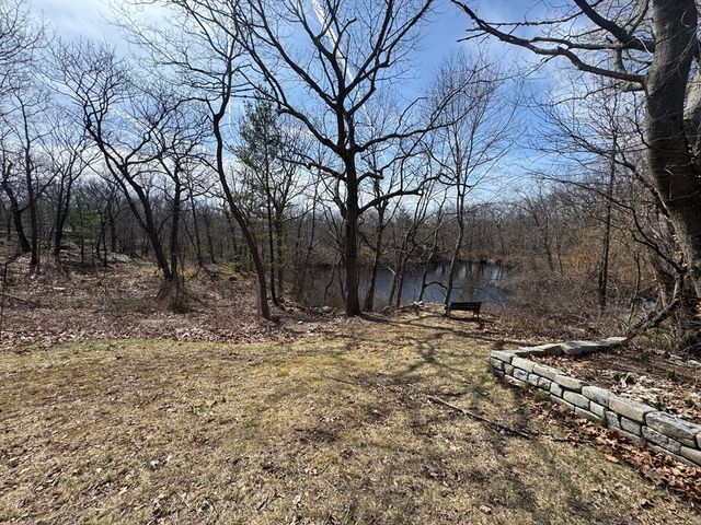 15 Curlew St single, Boston, MA 02132