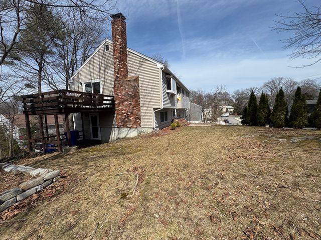 15 Curlew St single, Boston, MA 02132