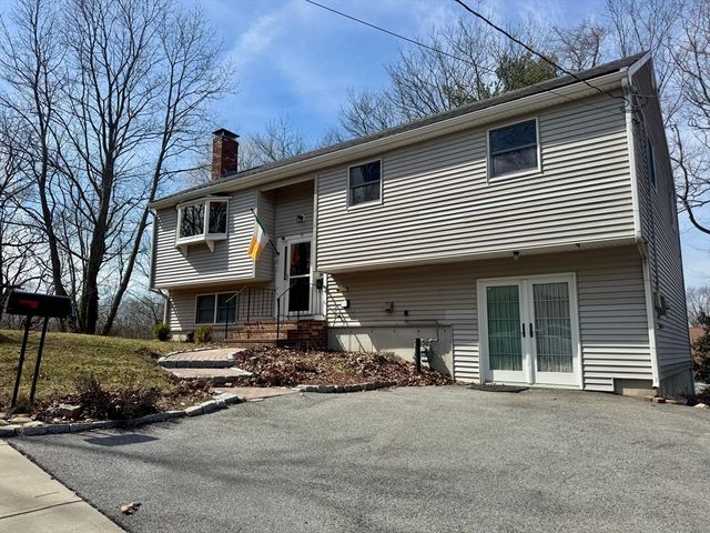 15 Curlew St single, Boston, MA 02132