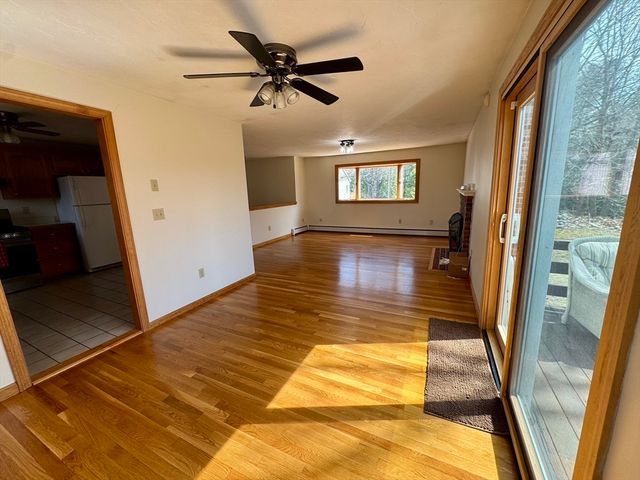 15 Curlew St single, Boston, MA 02132