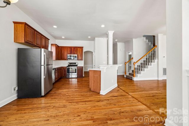 1001 Gainsborough Drive, Matthews, NC 28104