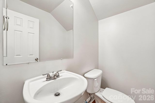 1001 Gainsborough Drive, Matthews, NC 28104