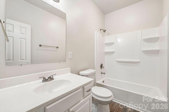 1001 Gainsborough Drive, Matthews, NC 28104