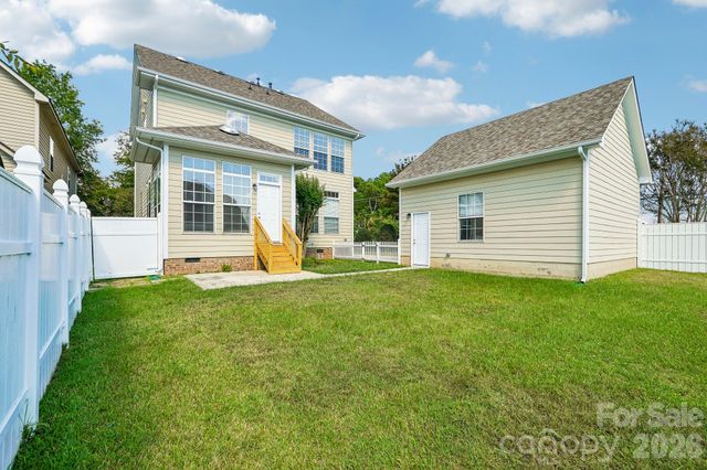 1001 Gainsborough Drive, Matthews, NC 28104