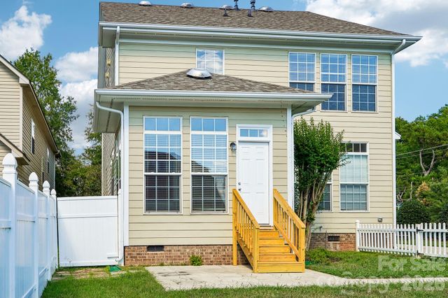 1001 Gainsborough Drive, Matthews, NC 28104