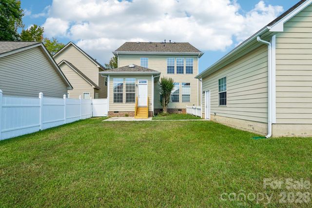 1001 Gainsborough Drive, Matthews, NC 28104