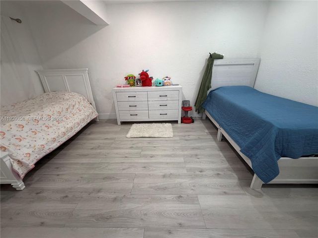 660 SW 30th Ter, Fort Lauderdale, FL 33312