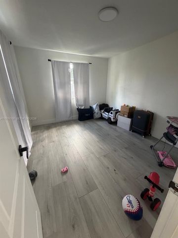 660 SW 30th Ter, Fort Lauderdale, FL 33312