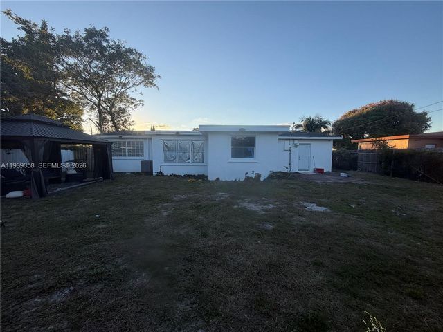 660 SW 30th Ter, Fort Lauderdale, FL 33312