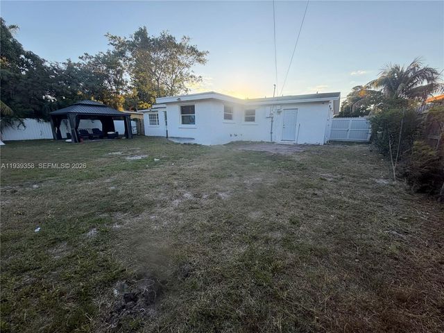 660 SW 30th Ter, Fort Lauderdale, FL 33312