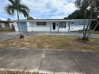 660 SW 30th Ter, Fort Lauderdale, FL 33312