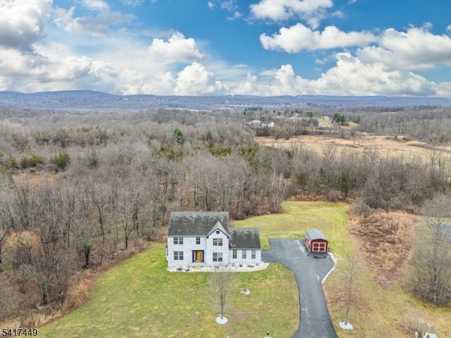 5 Sterling Dr, Wantage Twp., NJ 07461