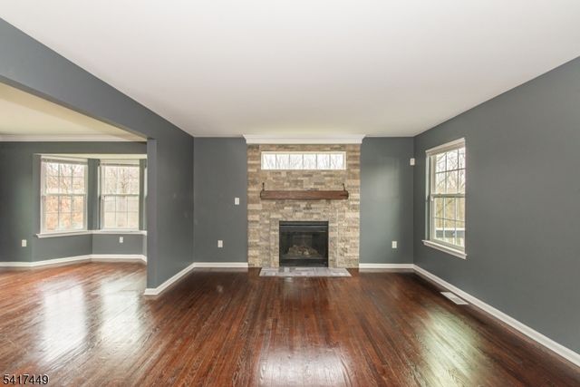 5 Sterling Dr, Wantage Twp., NJ 07461