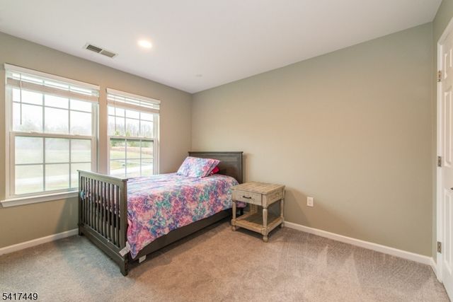 5 Sterling Dr, Wantage Twp., NJ 07461