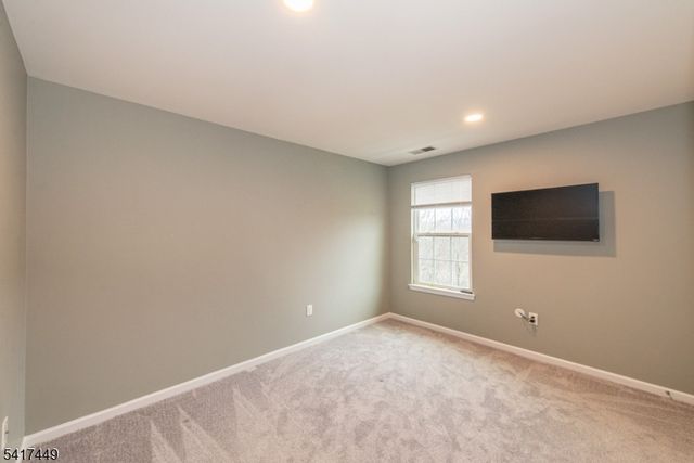 5 Sterling Dr, Wantage Twp., NJ 07461