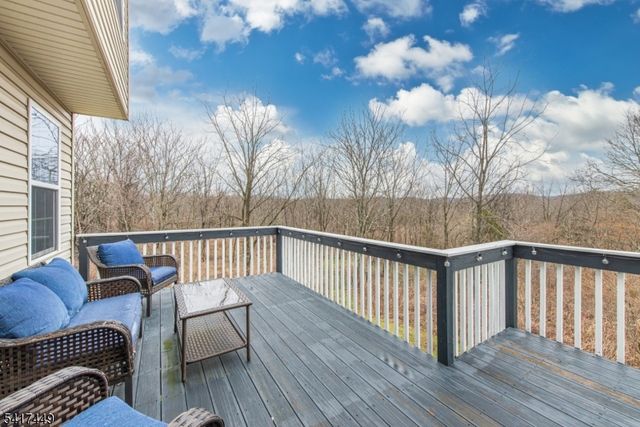 5 Sterling Dr, Wantage Twp., NJ 07461