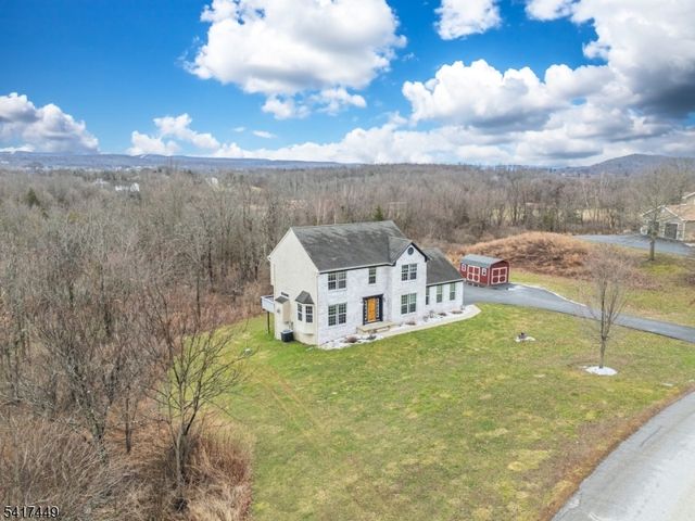 5 Sterling Dr, Wantage Twp., NJ 07461