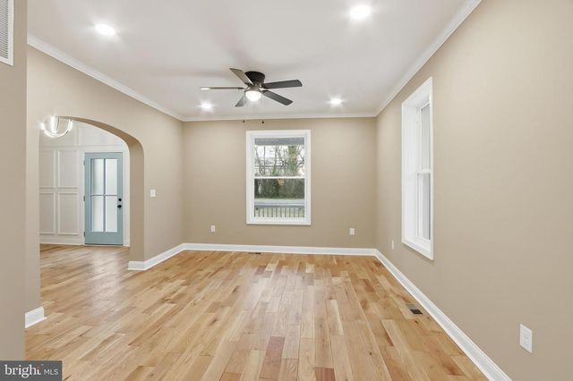 1911 HALETHORPE, Halethorpe, MD 21227